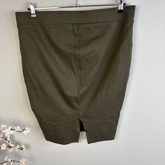 Torrid Olive Green Ponte Knit Pencil Skirt Size 2X - Picture 4 of 5